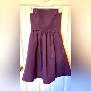 David's Bridal, Size 2 Plum Strapless Cocktail Dress